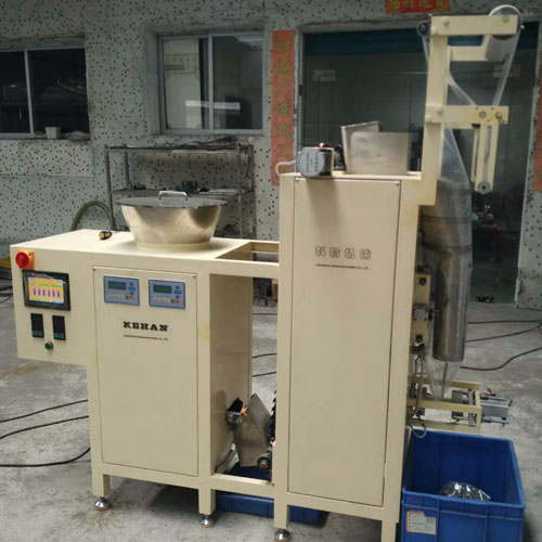 五金稱(chēng)重包裝機(jī)